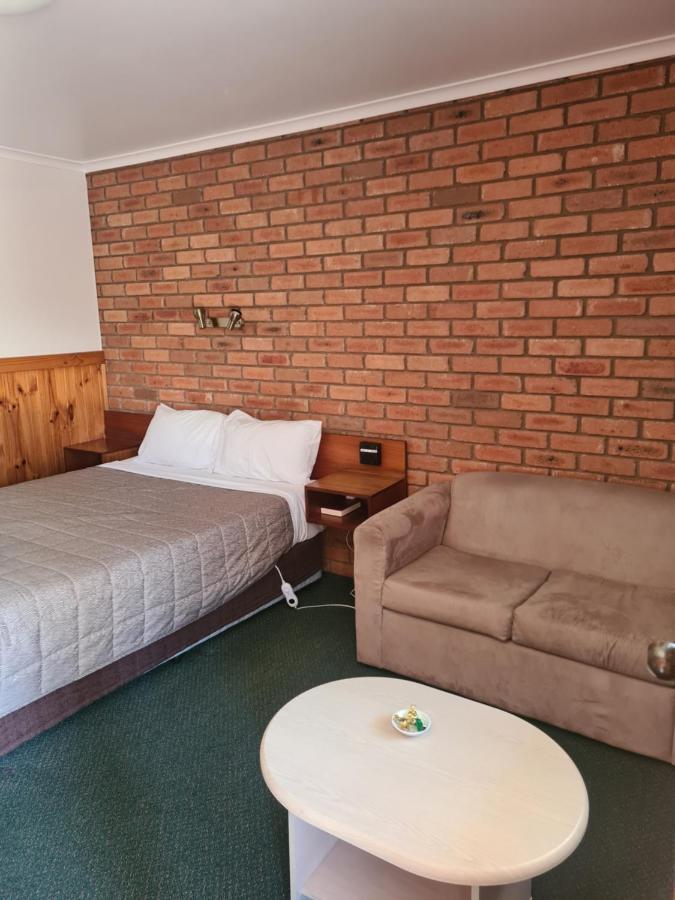 Regency Court Motel โคบราม ภายนอก รูปภาพ