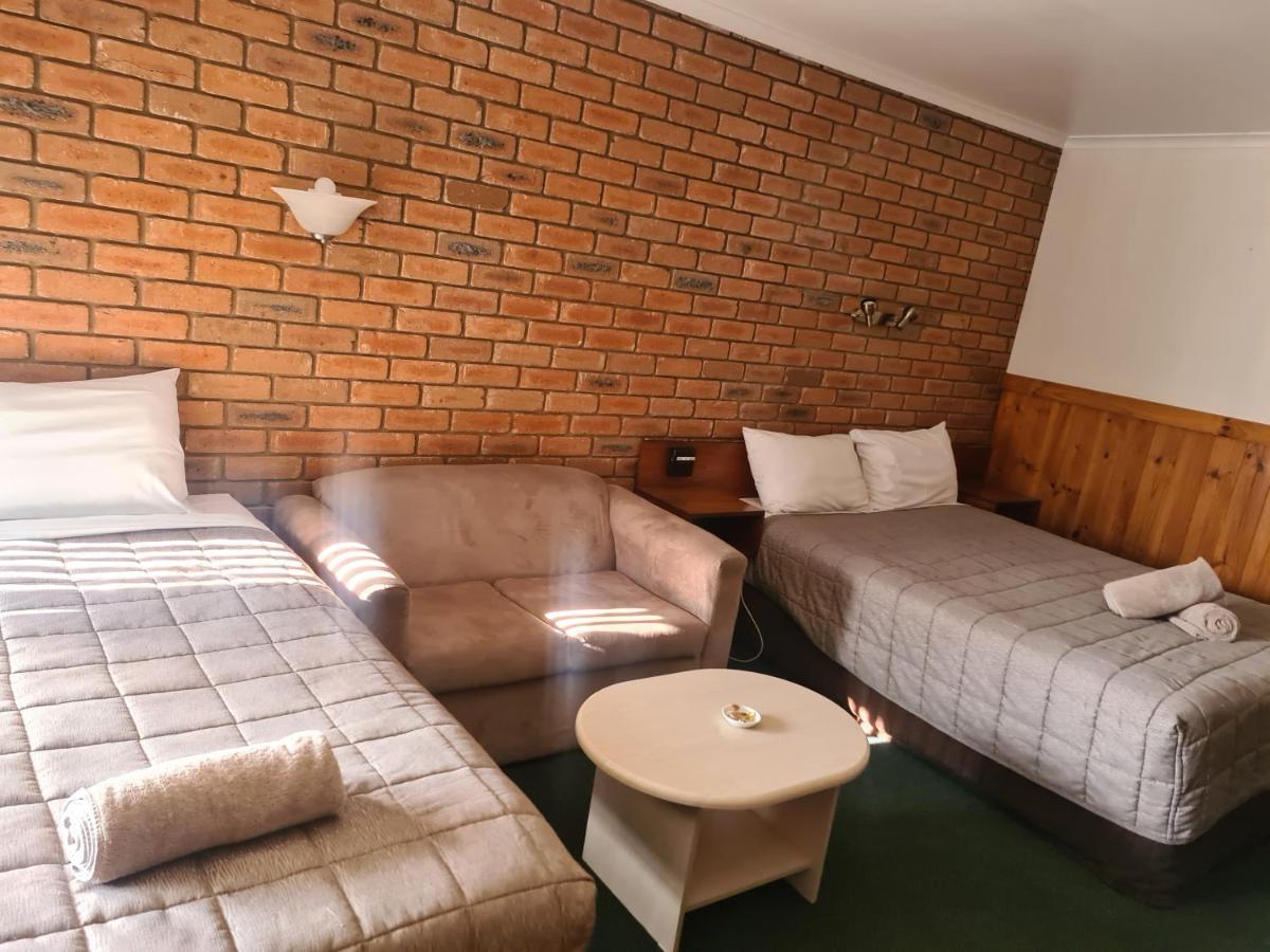 Regency Court Motel โคบราม ภายนอก รูปภาพ