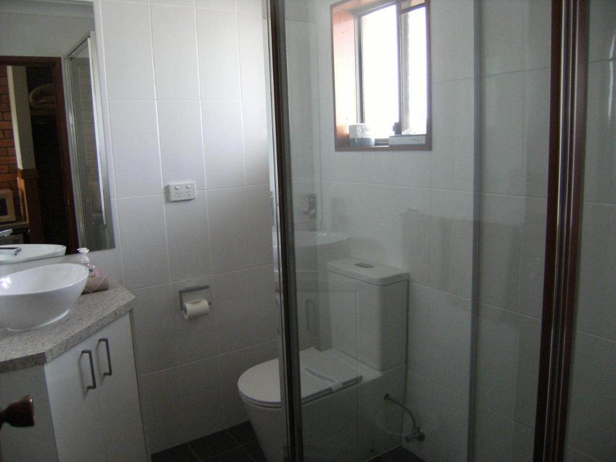 Regency Court Motel โคบราม ภายนอก รูปภาพ